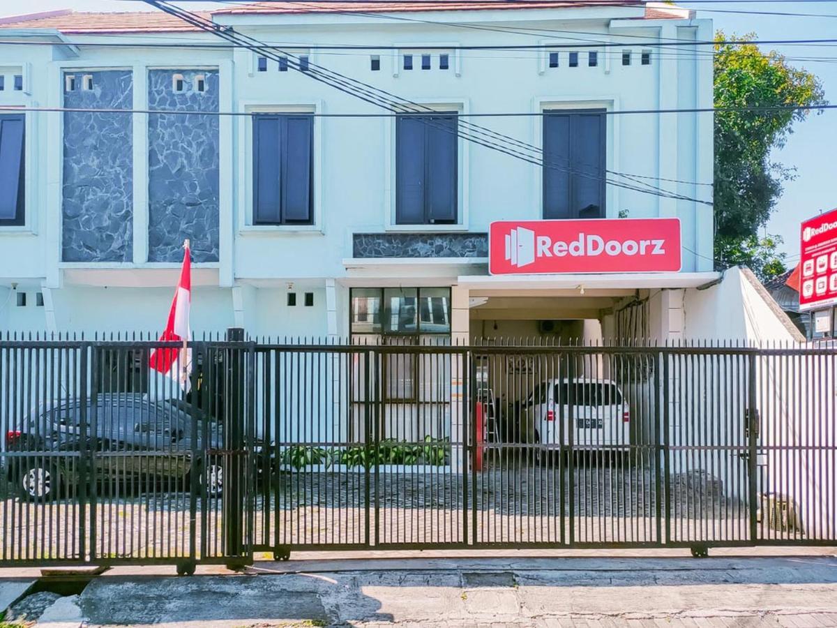 Hotel Reddoorz Syariah At Jemursari Surabaja Exteriér fotografie